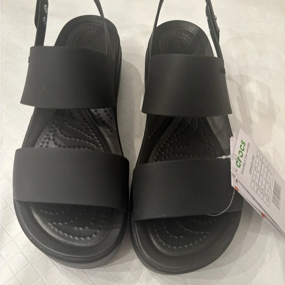 CROCS Women's Brooklyn Low Wedge Sandals-NEW/NEVER WORN - Picture 2 of 4